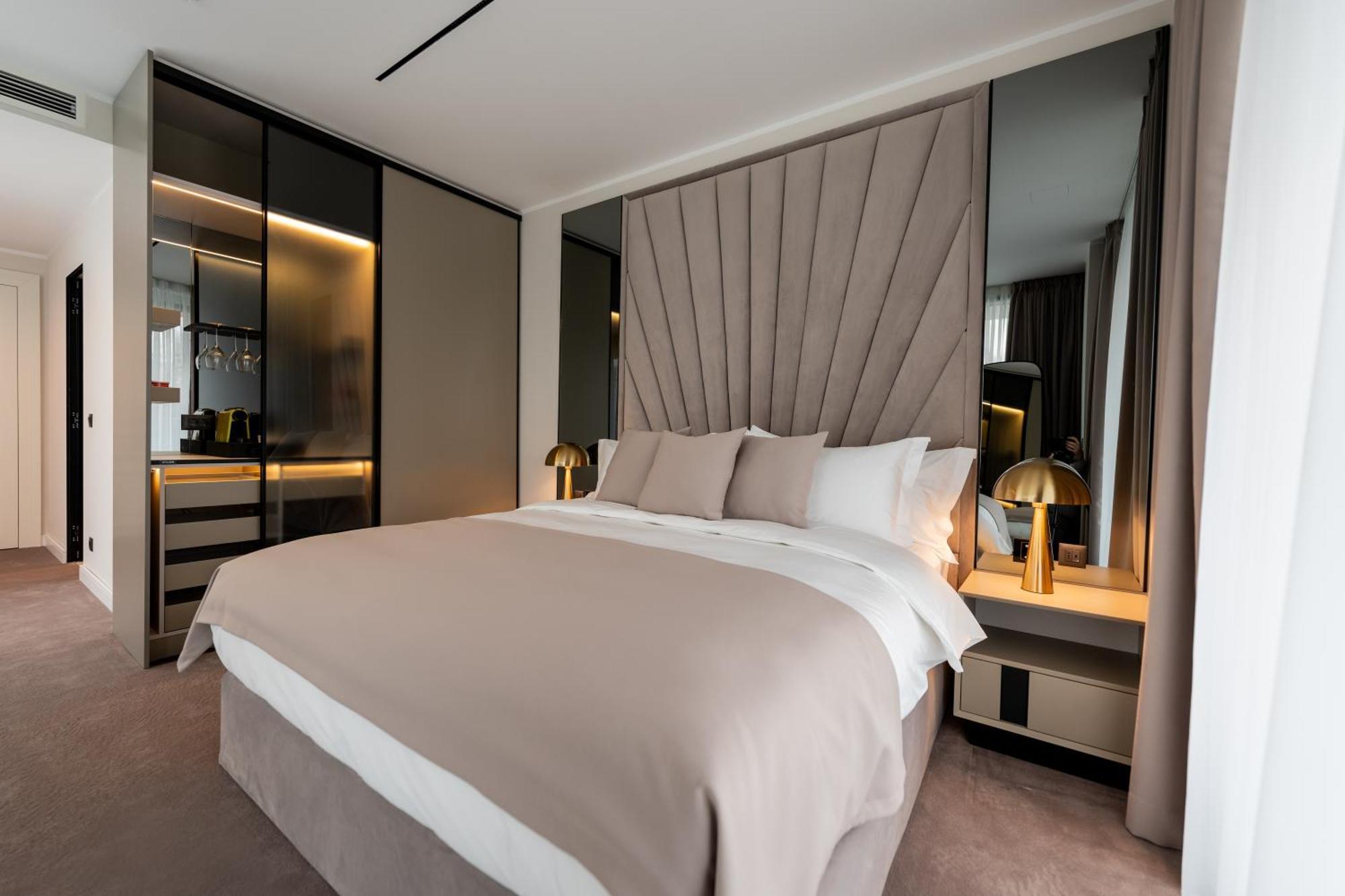 New Belgrade Premium Hotel מראה חיצוני תמונה