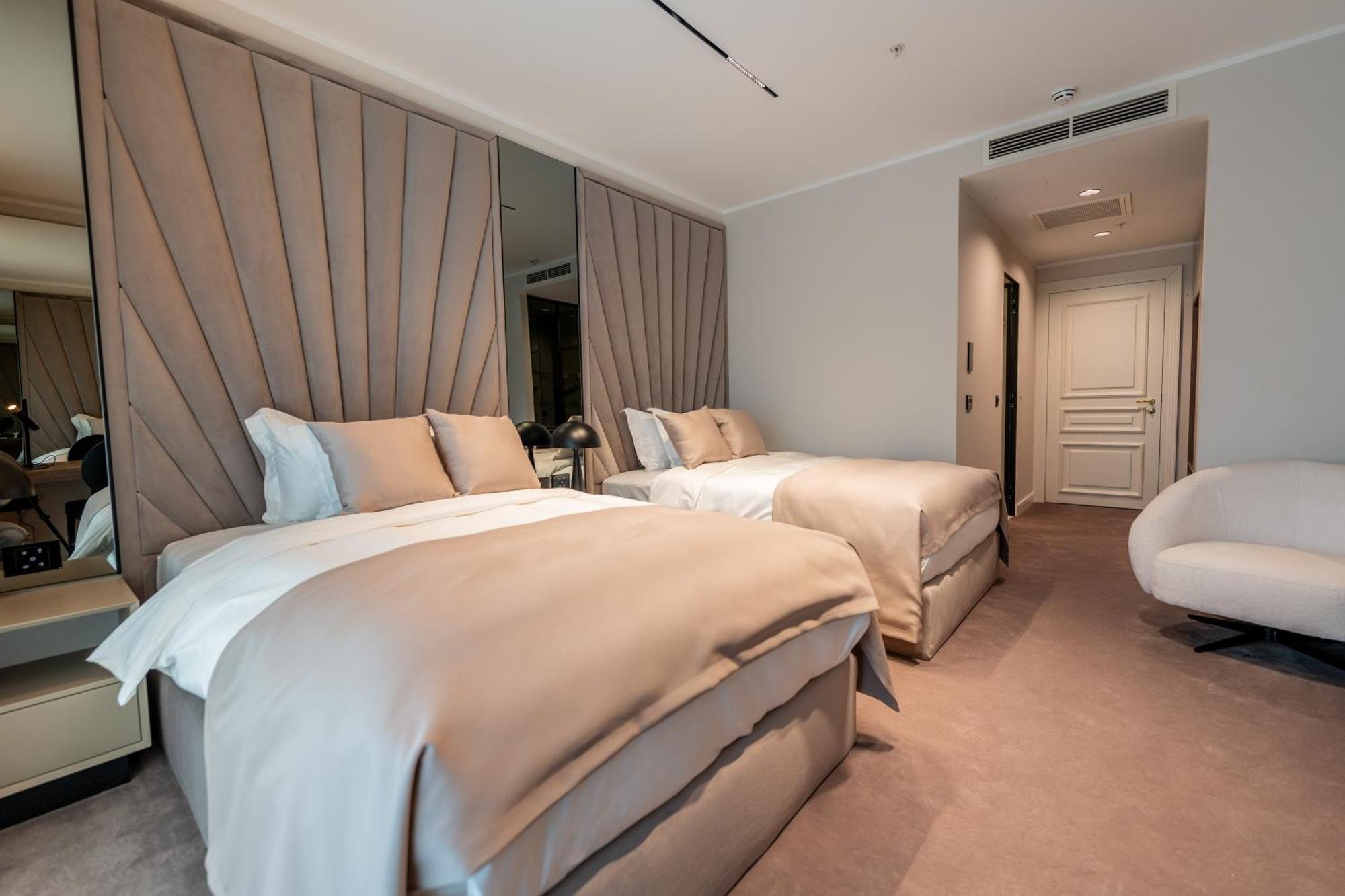 New Belgrade Premium Hotel מראה חיצוני תמונה