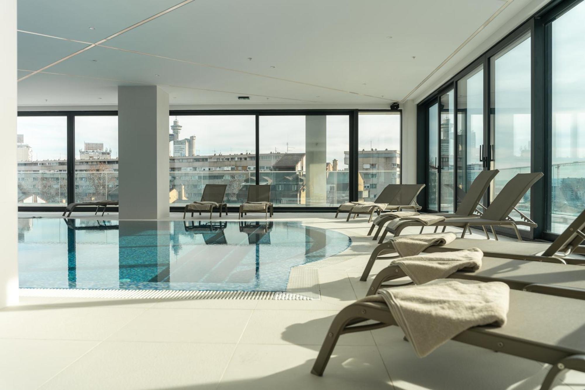 New Belgrade Premium Hotel מראה חיצוני תמונה
