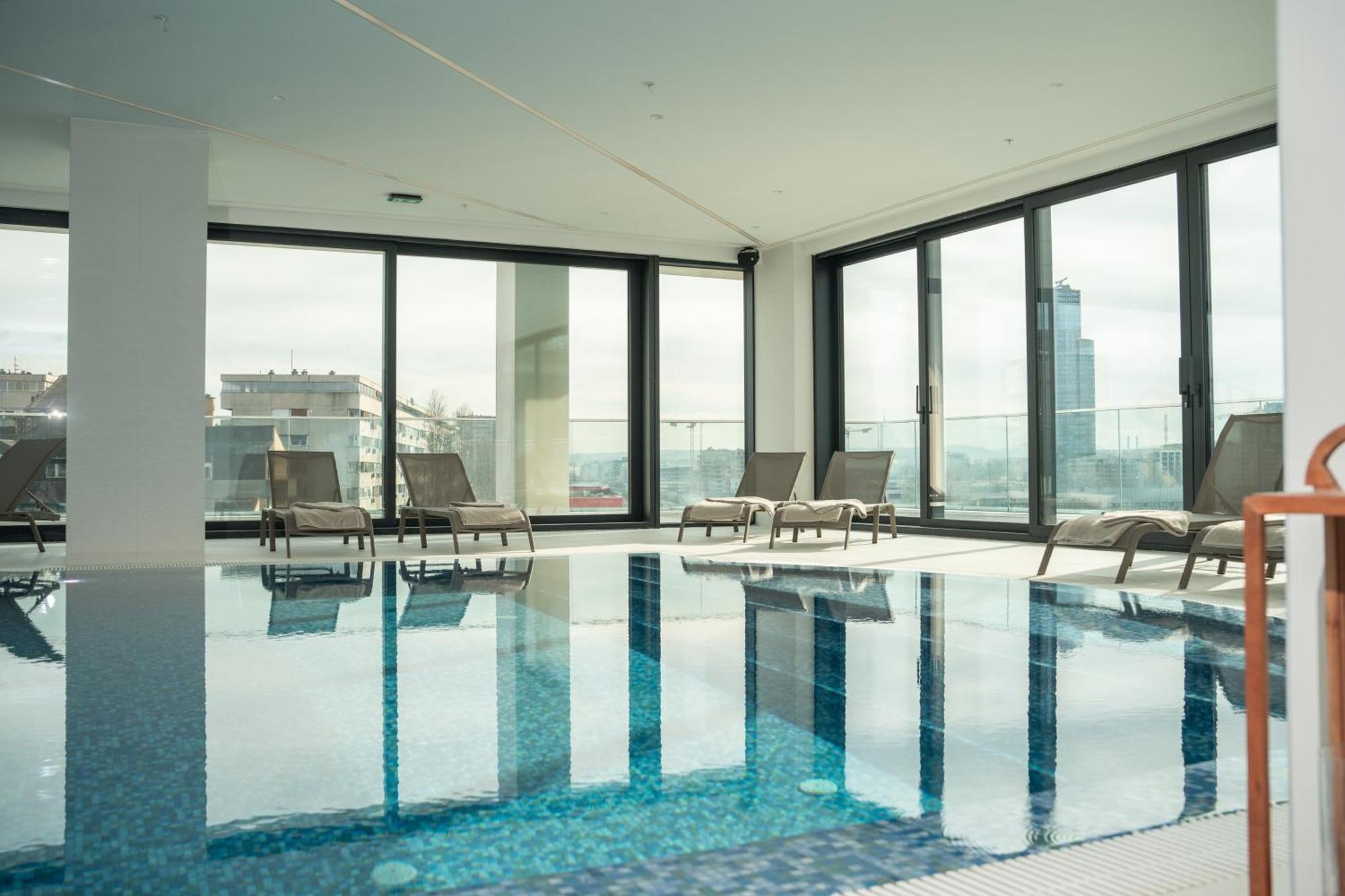 New Belgrade Premium Hotel מראה חיצוני תמונה